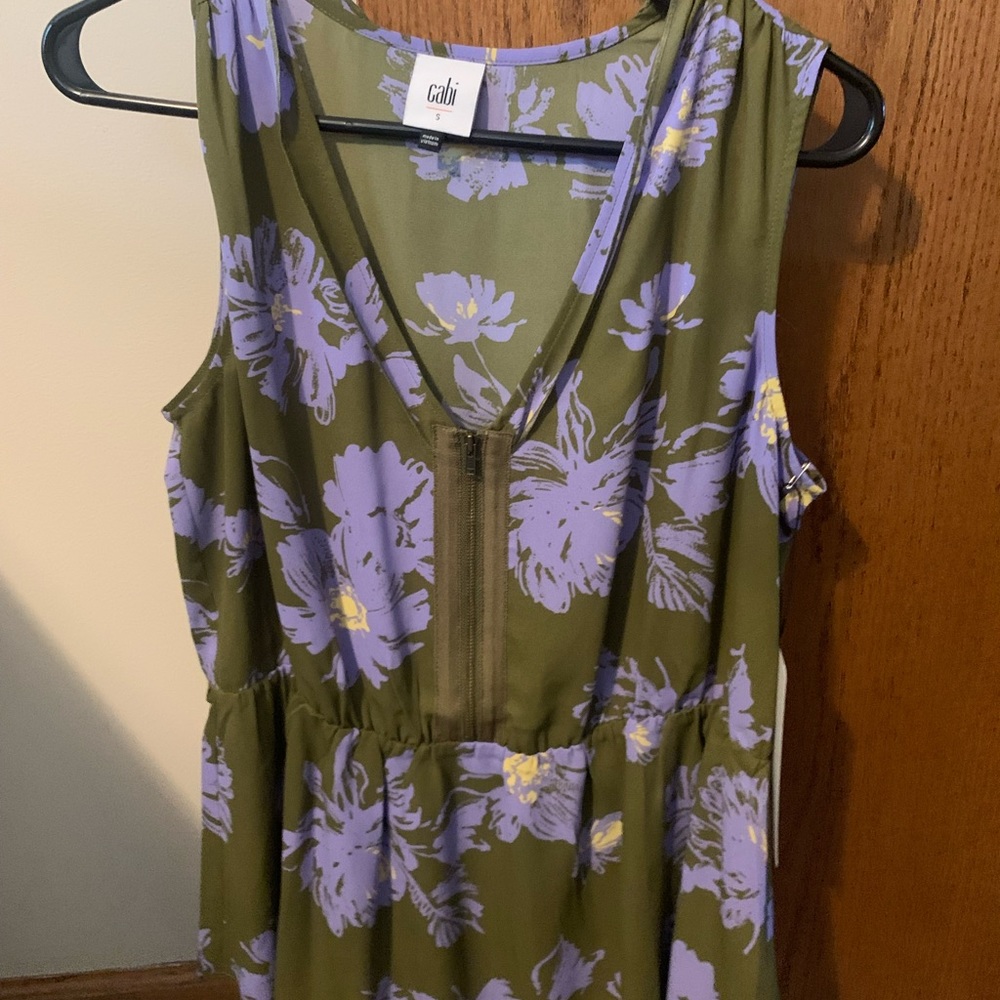 Gently worn cabi top.